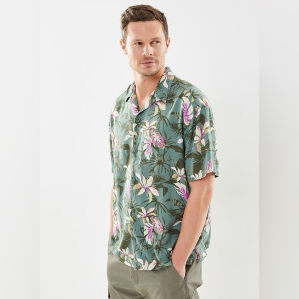 NWT Jack & Jones Green & Pink Floral Hawaiian Button-Down Shirt - Large - Picture 2 of 16